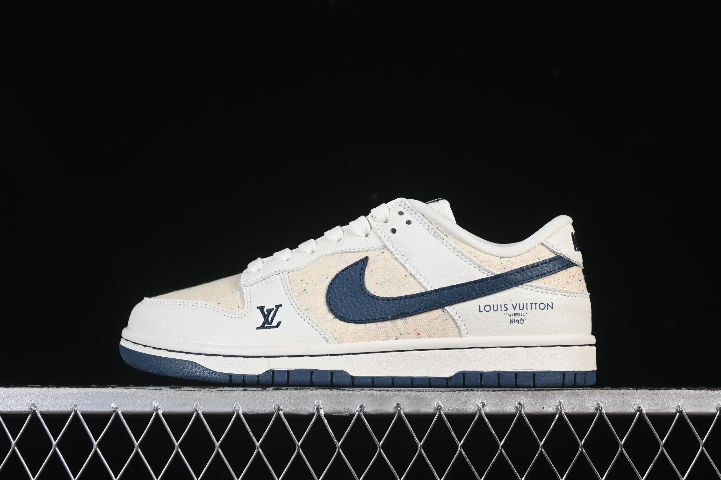 All categories Nk SB Dunk Series Nk SB Dunk Low High-end customized low-top sneakers Nike SB Dunk Low LV co-branded off-white navy blue fabric High-end customized low-top casual sneakers SC0601-478